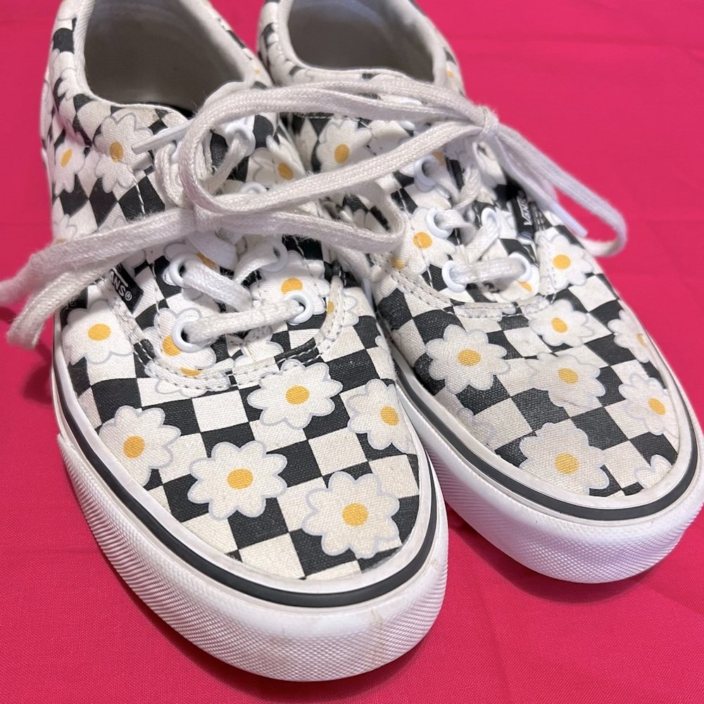 Vans Checkered Daisy Print Lace Up Shoes Sz 7